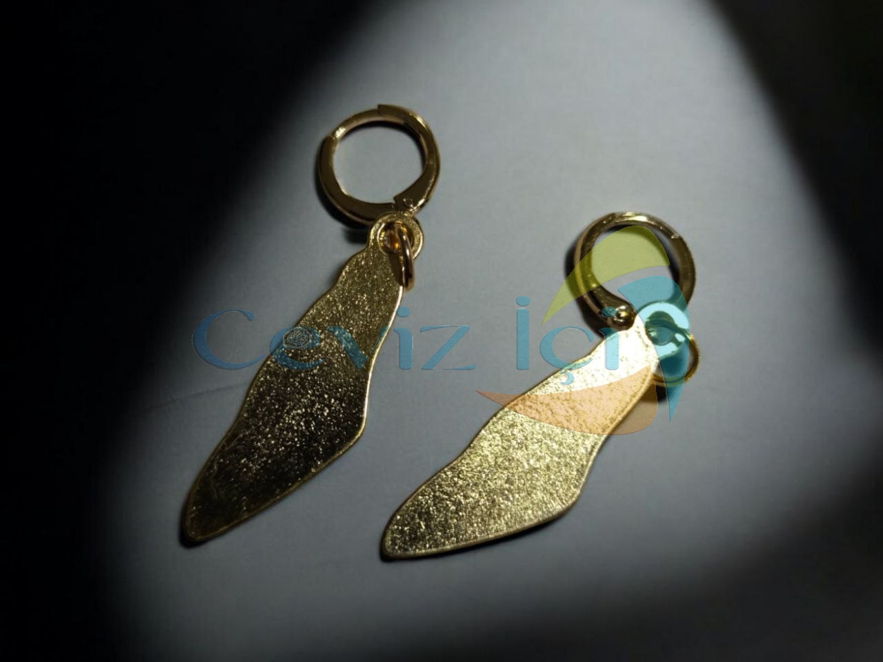 Filistin Bayraklı Çelik Uçlu Küpe Beyaz