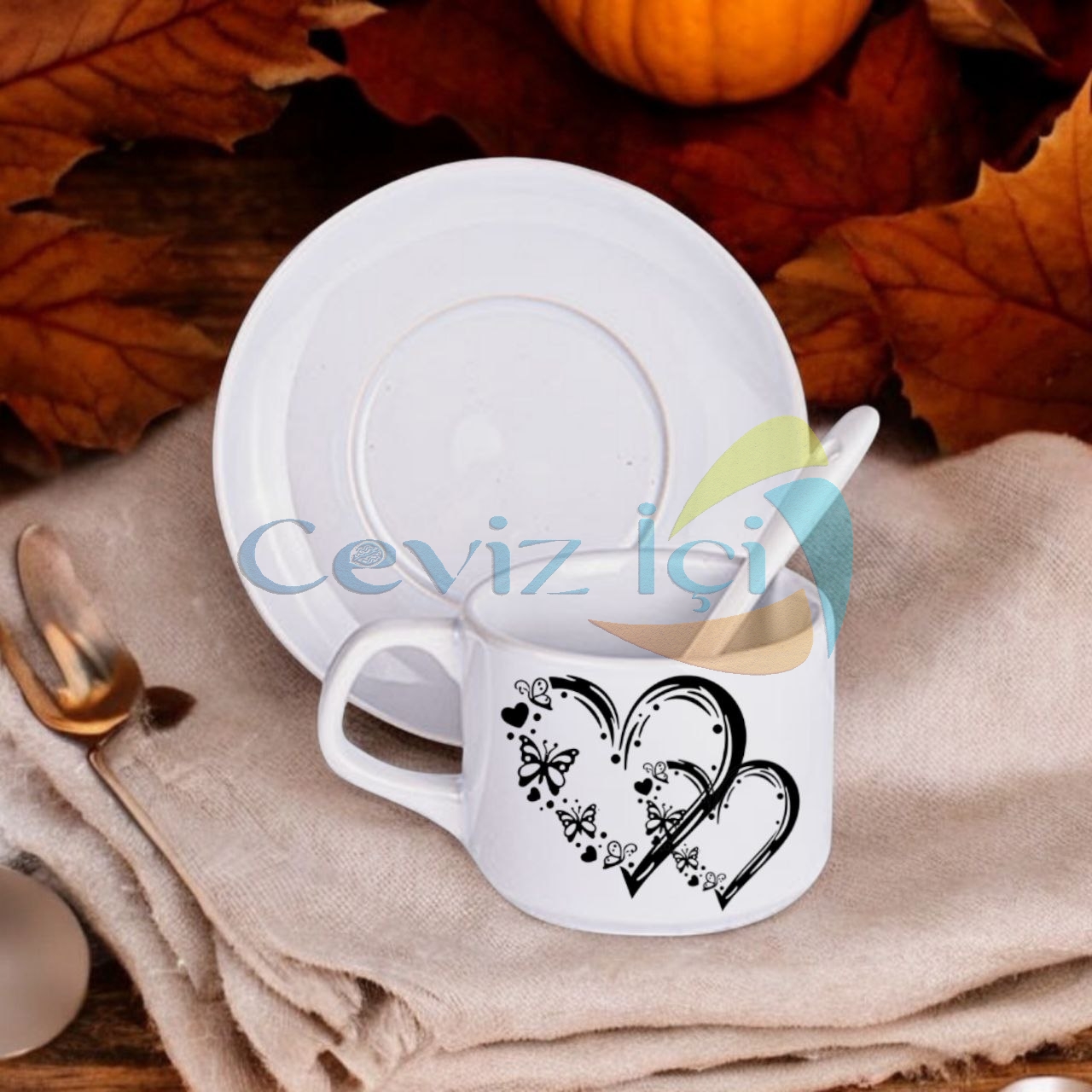 Porselen Kaşıklı Fincan Seti Yılbaşı Özel 
