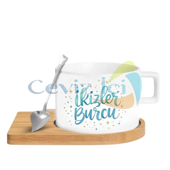 Ahşap Altlık ve Kaşıklı Porselen Fincan