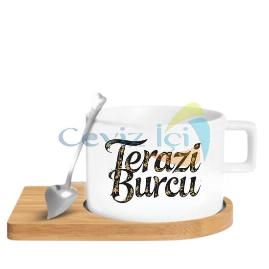 Ahşap Altlık ve Kaşıklı Porselen Fincan